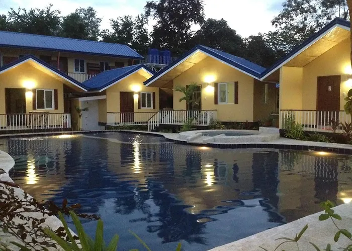 Blue Lagoon Inn & Suites